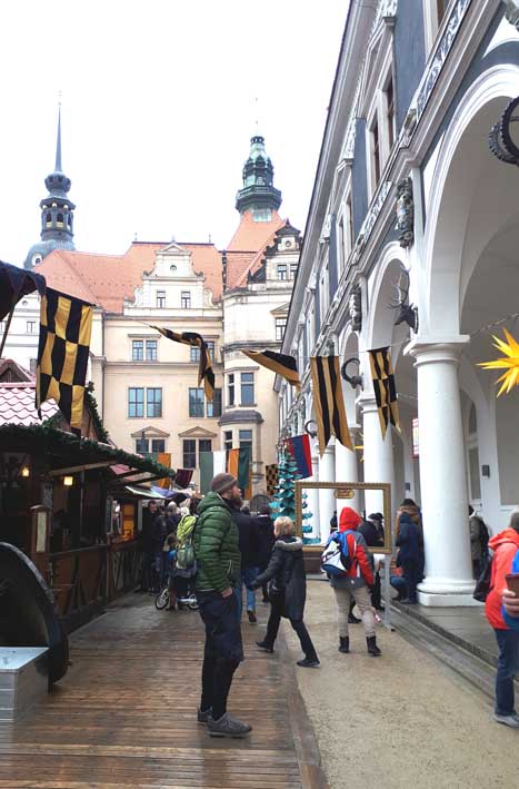 Романтический рынок.